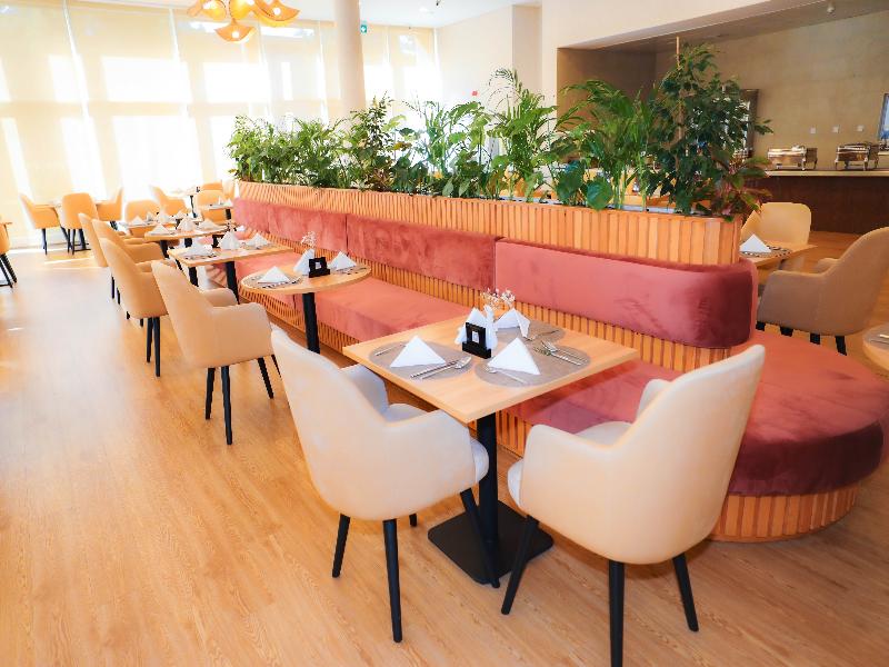 E-Stay Hotel image