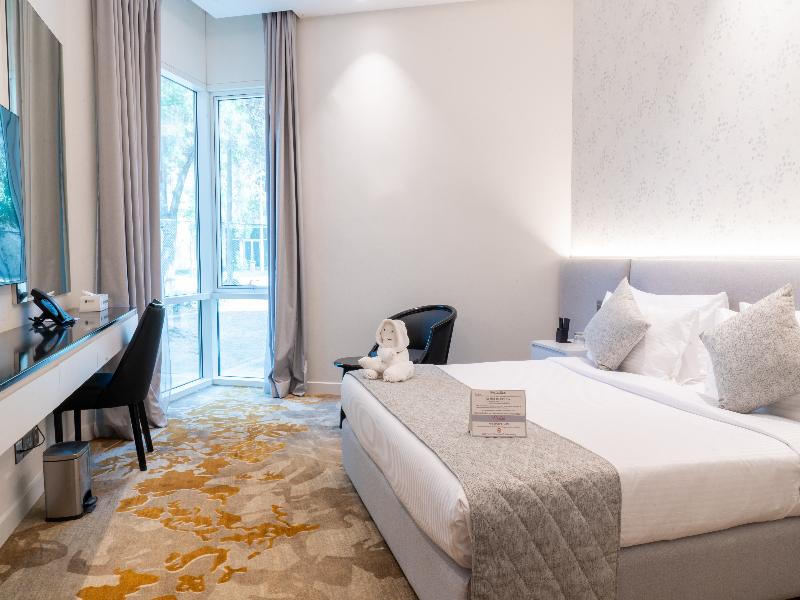 E-Stay Hotel image