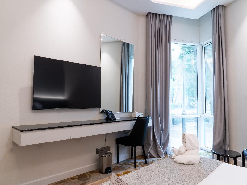 E-Stay Hotel image