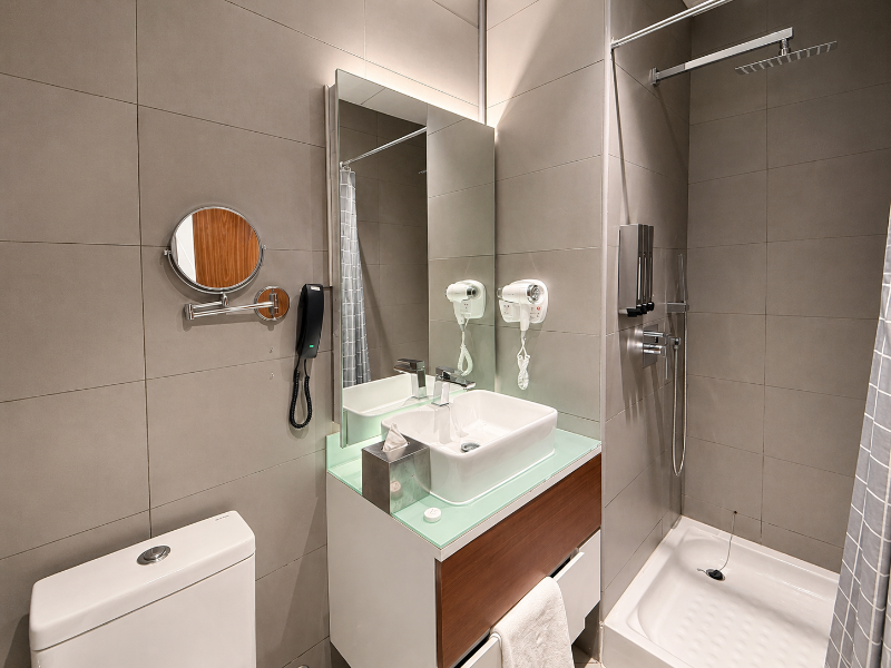 E-Stay Hotel image