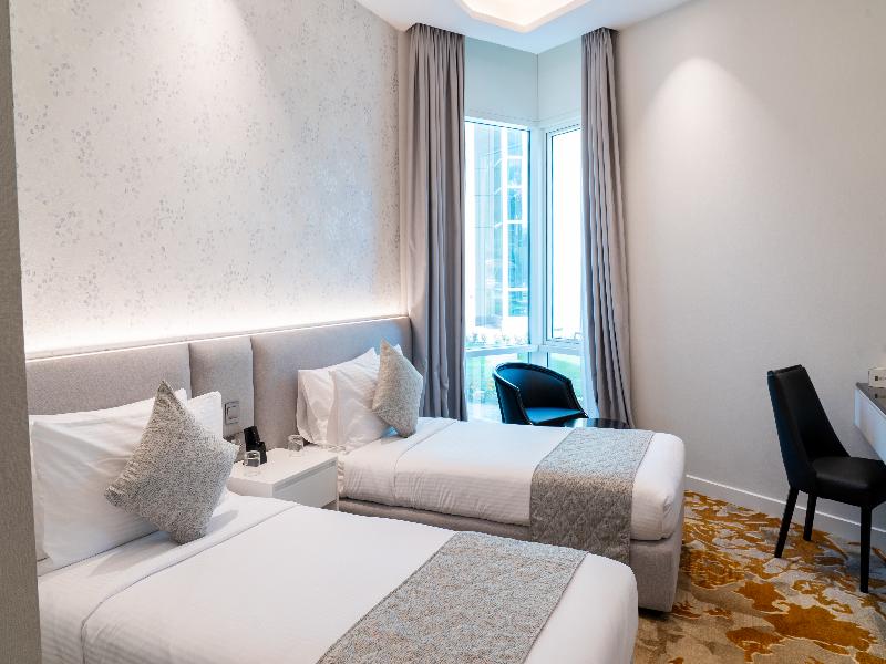 E-Stay Hotel image