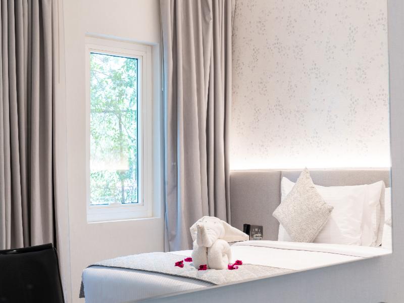 E-Stay Hotel image
