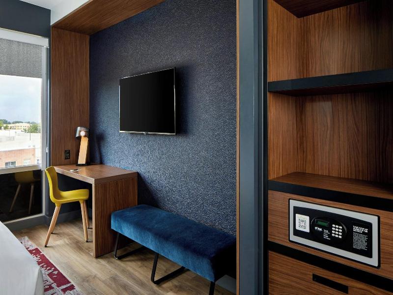 Aloft Raleigh image