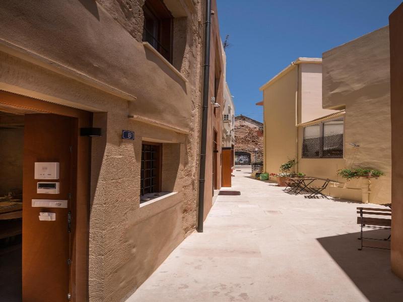 Neoria Houses image