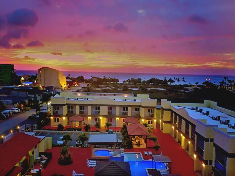Pearl Aruba Condos image