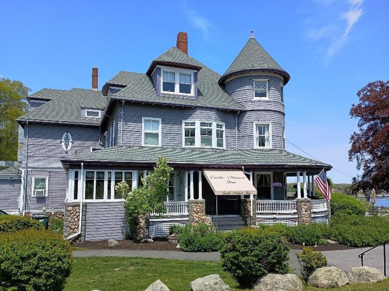 Castle Manor Inn image