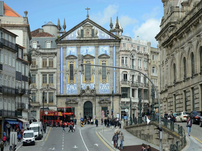 Cathedral Design Apartments image