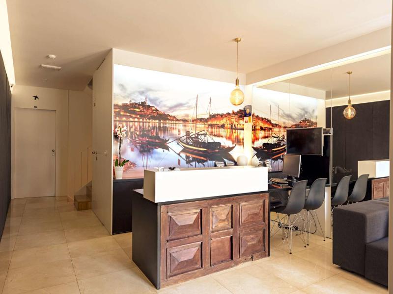 Cathedral Design Apartments image