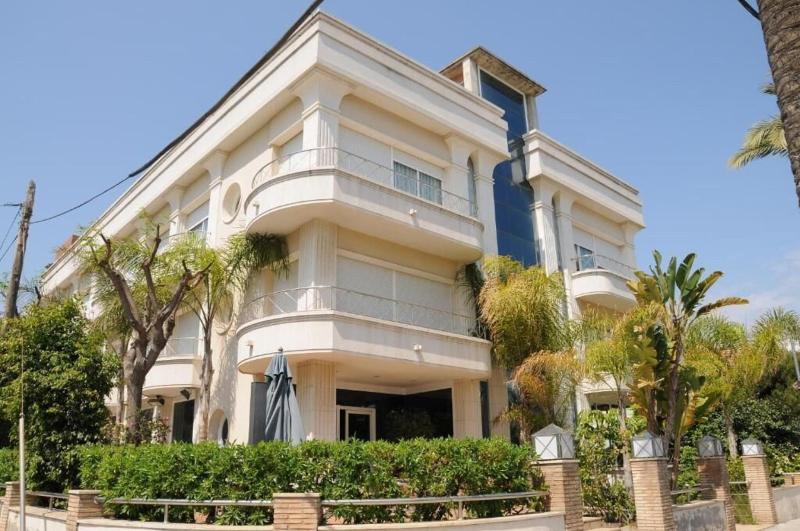 Marea Aparthotel image