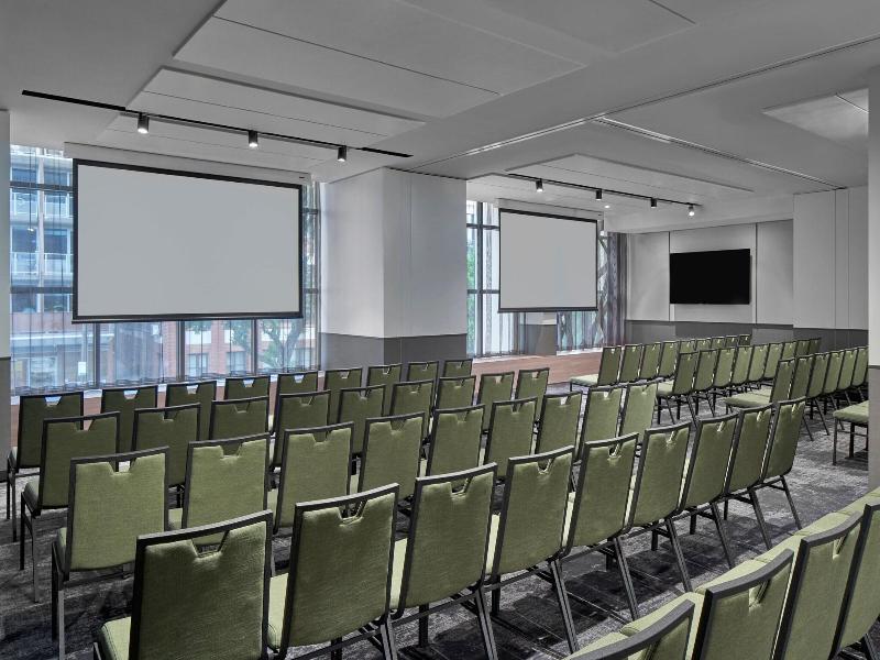 Courtyard By Marriott Melbourne Flagstaff Gardens image