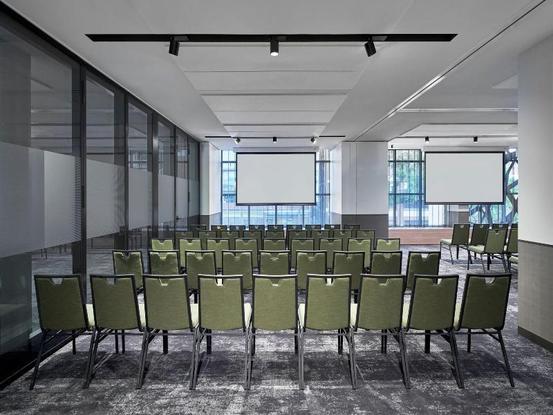 Courtyard By Marriott Melbourne Flagstaff Gardens image