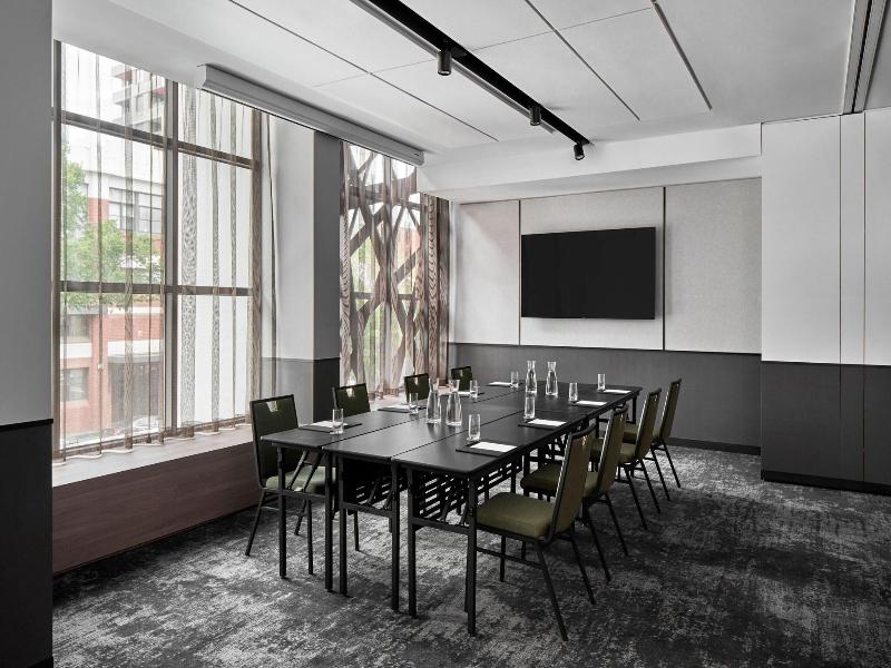 Courtyard By Marriott Melbourne Flagstaff Gardens image