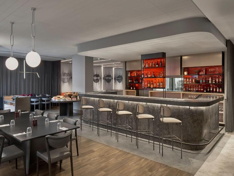 Courtyard By Marriott Melbourne Flagstaff Gardens image