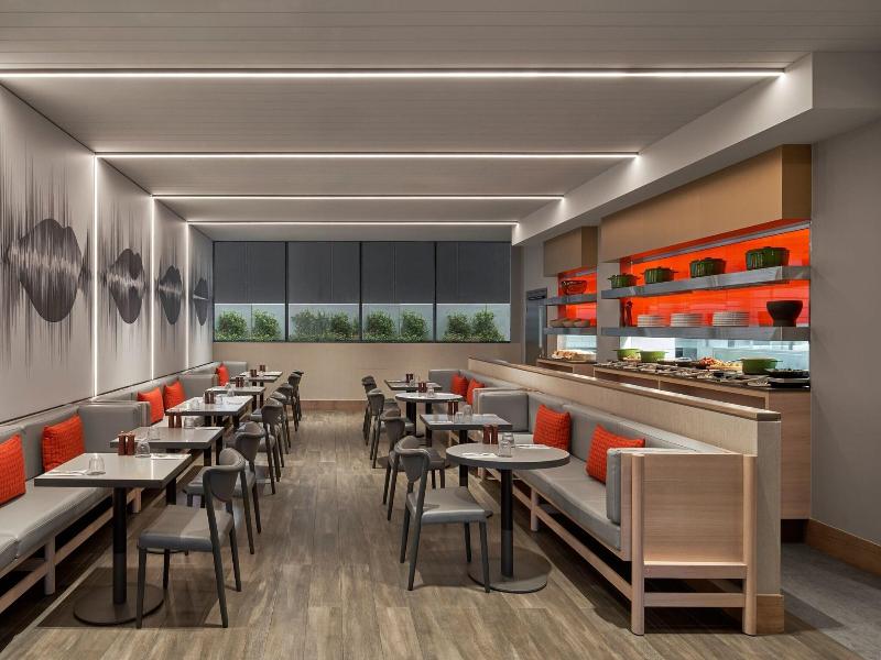 Courtyard By Marriott Melbourne Flagstaff Gardens image