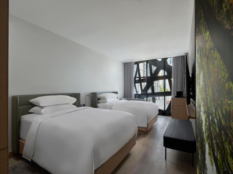 Courtyard By Marriott Melbourne Flagstaff Gardens image
