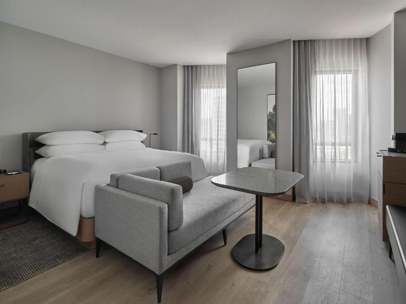 Courtyard By Marriott Melbourne Flagstaff Gardens image