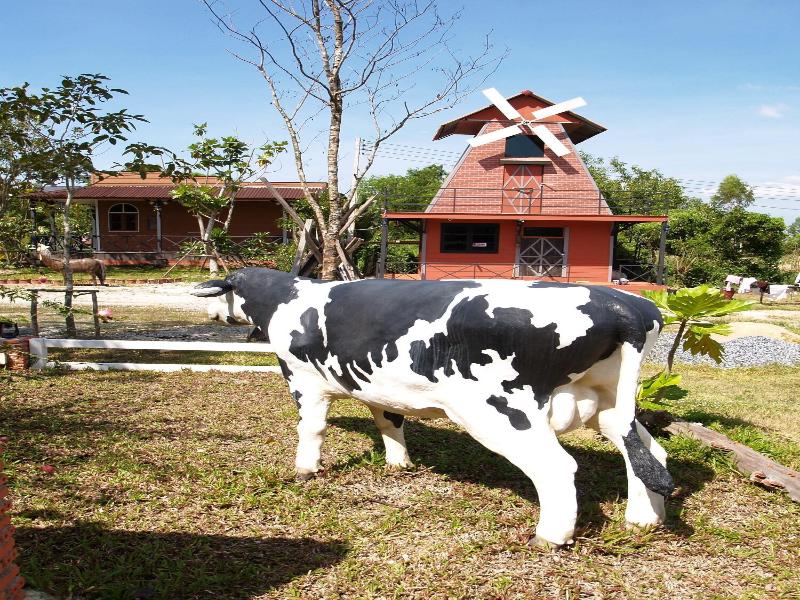 Cowboy Farm Resort Pattaya image