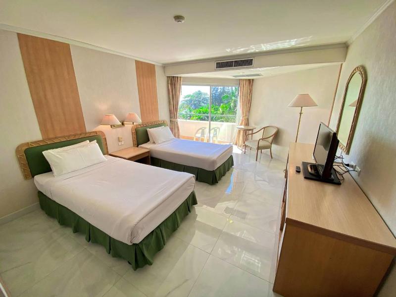Khanom Golden Beach Hotel image