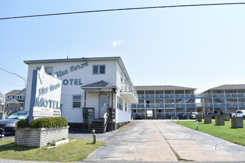 Blue Heron Motel image