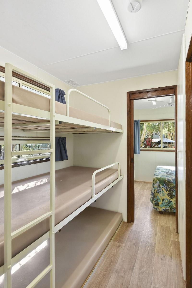 Flynns Beach Caravan Park — property photograph 2 from Hotelbeds