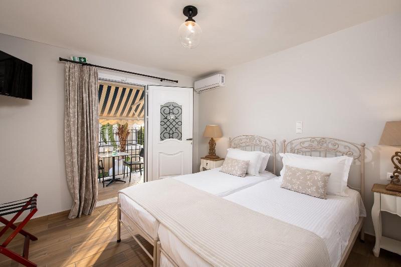 Barefoot Contessa - Image 1