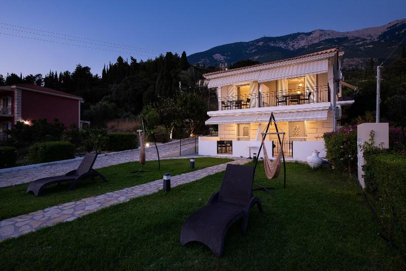 Barefoot Contessa - Image 2