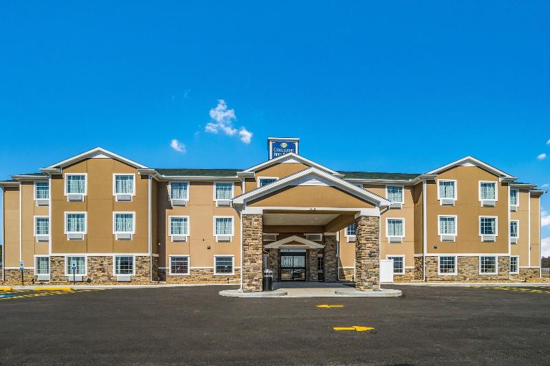 Cobblestone Hotel & Suites - Newport image
