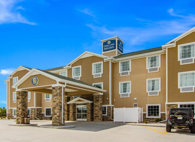 Cobblestone Hotel & Suites - Newport image