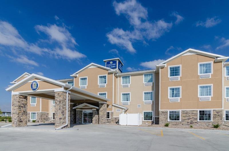 Cobblestone Hotel & Suites - Newport image