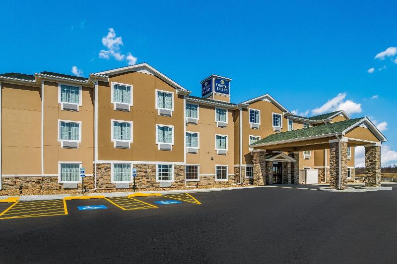 Cobblestone Hotel & Suites - Newport image