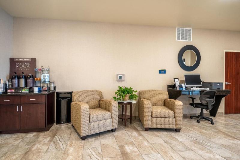Cobblestone Hotel & Suites - Newport image