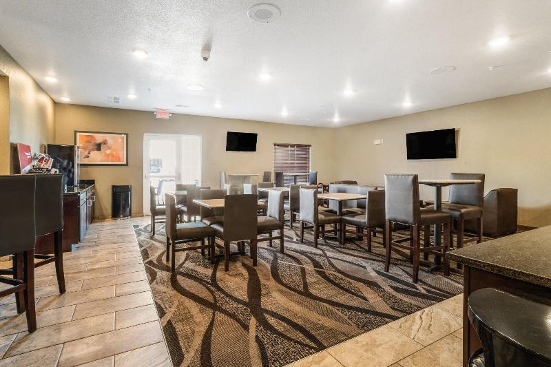 Cobblestone Hotel & Suites - Newport image
