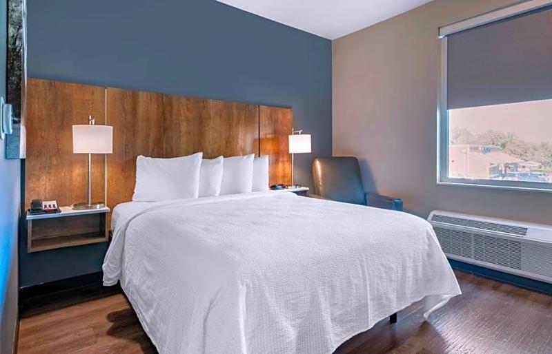 Extended Stay America Premier Suites Tampa Fairgro image