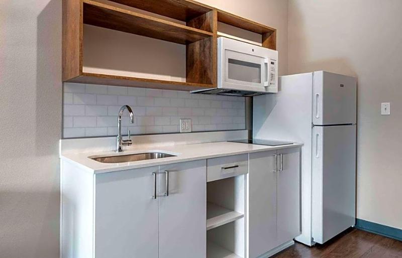 Extended Stay America Premier Suites Tampa Fairgro image