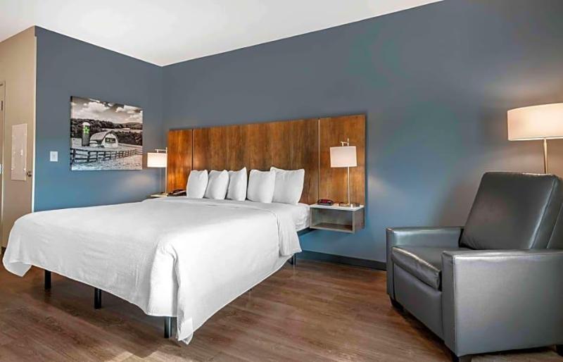 Extended Stay America Premier Suites Tampa Fairgro image