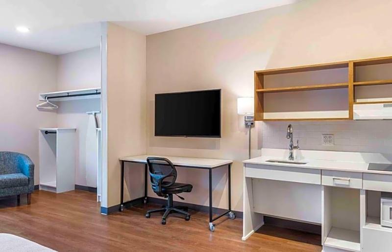 Extended Stay America Premier Suites Tampa Fairgro image