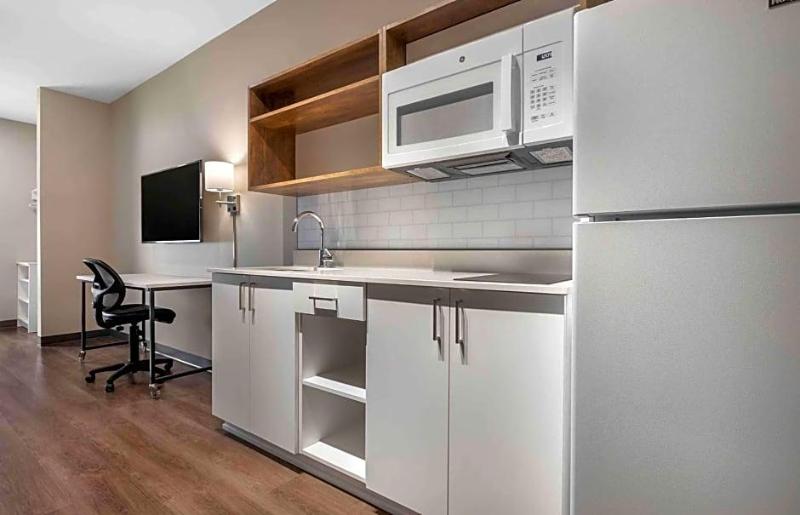 Extended Stay America Premier Suites Tampa Fairgro image