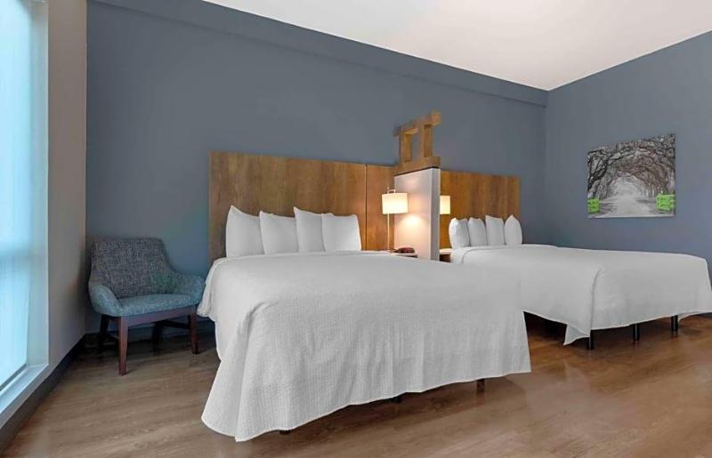 Extended Stay America Premier Suites Tampa Fairgro image