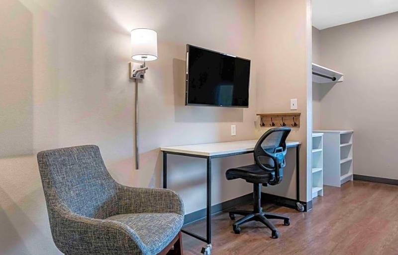 Extended Stay America Premier Suites Tampa Fairgro image