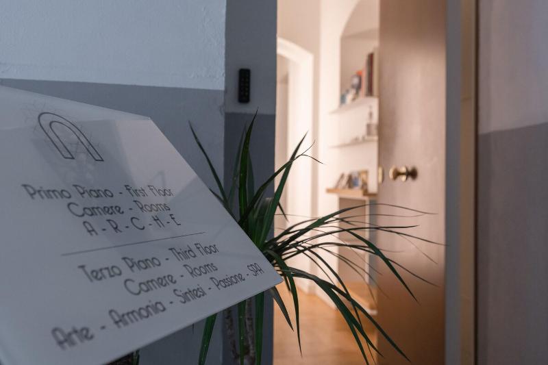 Archã¨ Design Rooms And Suites image