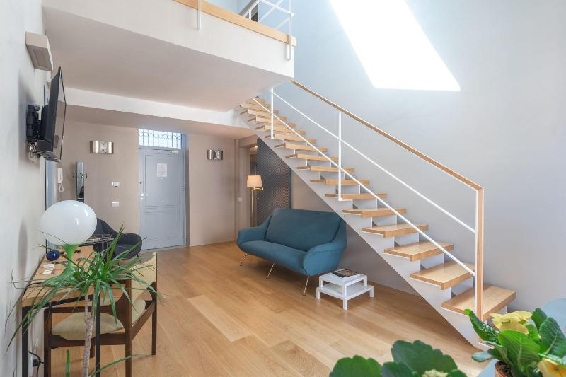 Archã¨ Design Rooms And Suites image