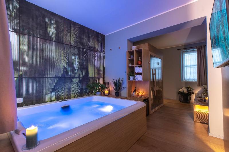 Archã¨ Design Rooms And Suites image