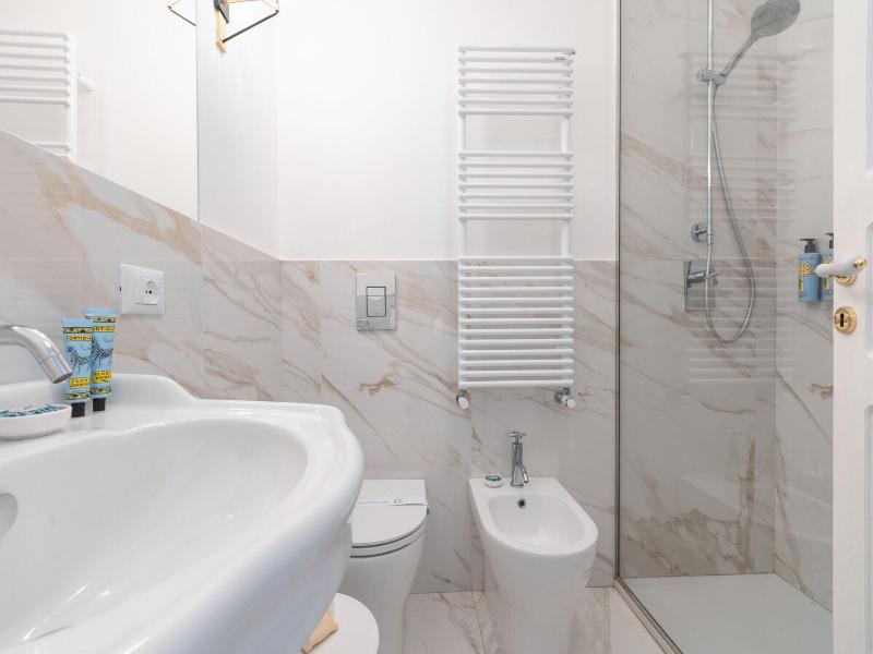 Archã¨ Design Rooms And Suites image