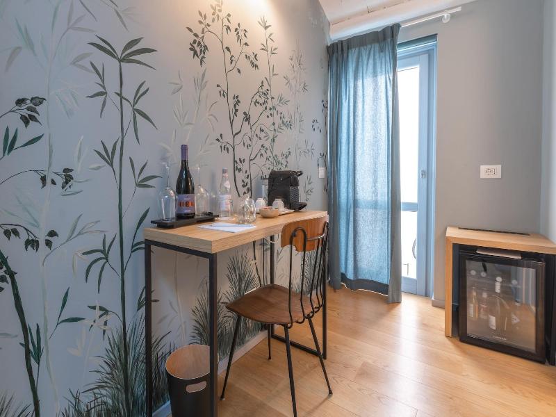 Archã¨ Design Rooms And Suites image