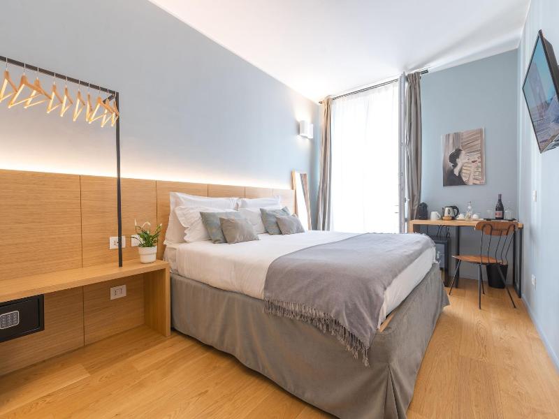 Archã¨ Design Rooms And Suites image