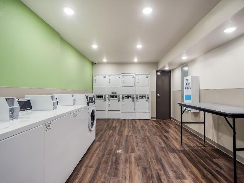 Woodspring Suites Orlando I-4 & Convention Center image