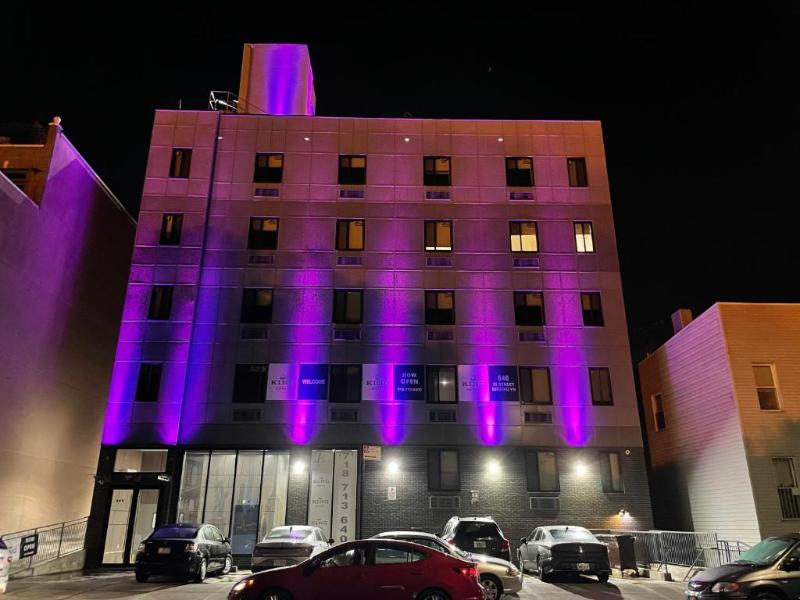 King Hotel Brooklyn Sunset Park image