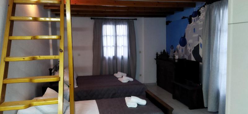 Perissa Art Villa - Kitchen & Washing Machine gallery photo 15