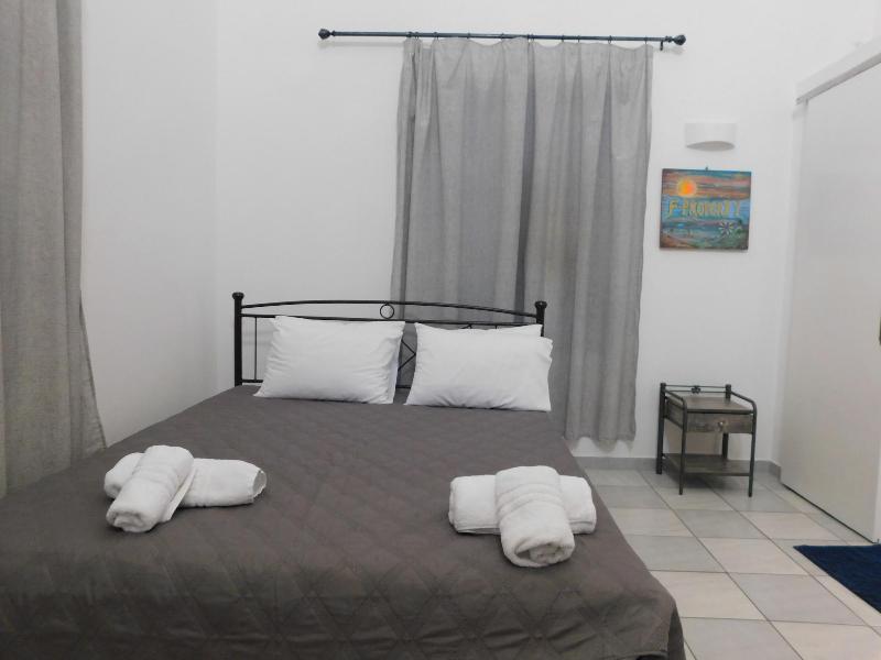 Perissa Art Villa - Kitchen & Washing Machine gallery photo 18