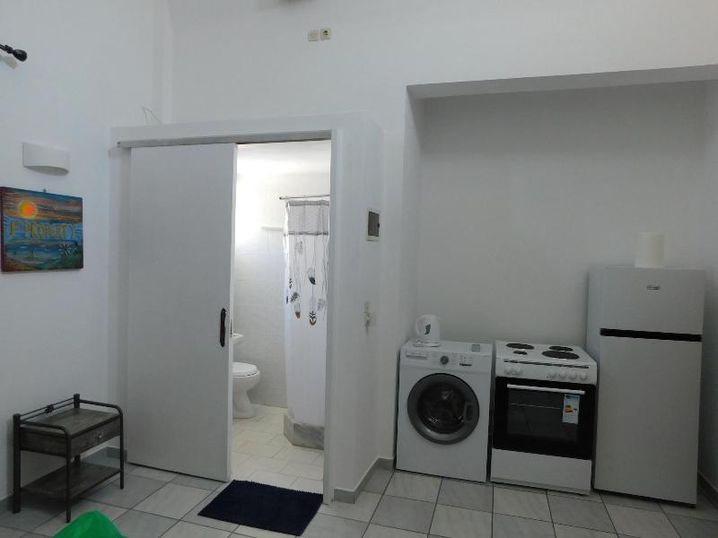 Perissa Art Villa - Kitchen & Washing Machine gallery photo 20